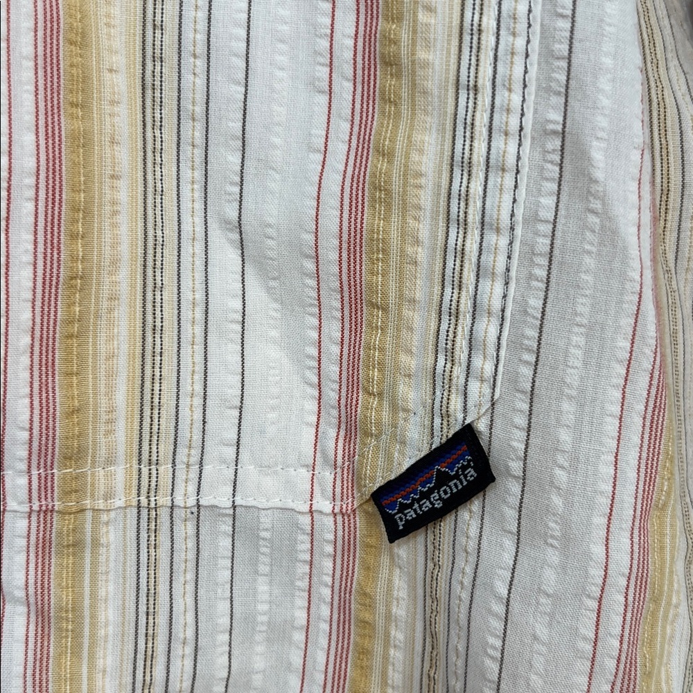 Patagonia Men's Puckerware Seersucker Striped Short Sleeve Button Down Shirt - Picture 8 of 10